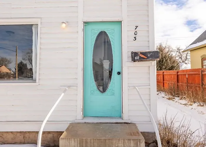Holiday home New Listing!! Bright Bohemian Laramie