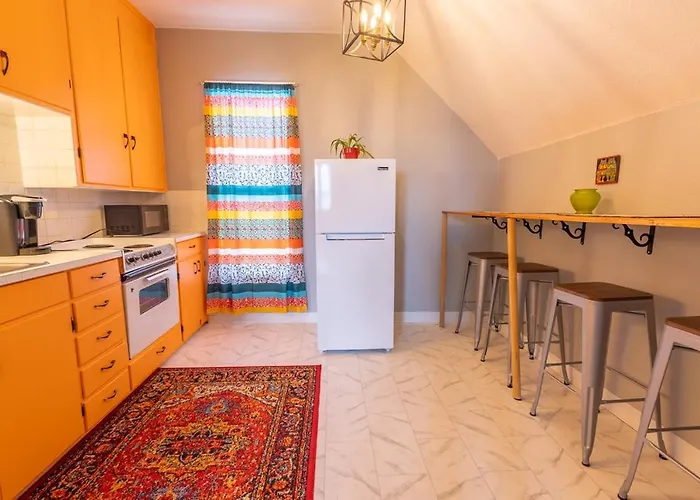 New Listing!! Bright Bohemian * Laramie