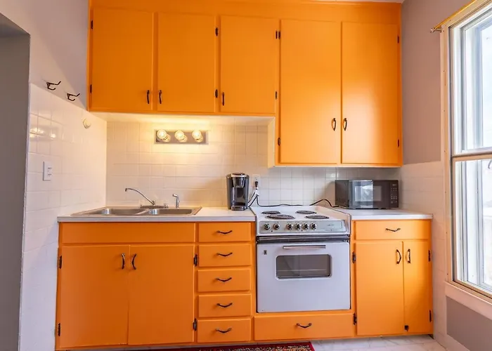 Holiday home New Listing!! Bright Bohemian *